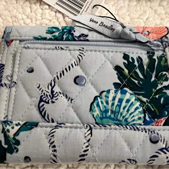 Vera Bradley Accessories - Picture 10 of 16